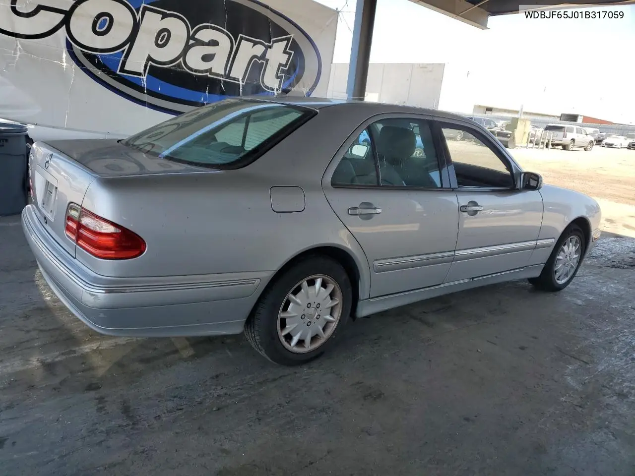 2001 Mercedes-Benz E 320 VIN: WDBJF65J01B317059 Lot: 62968135