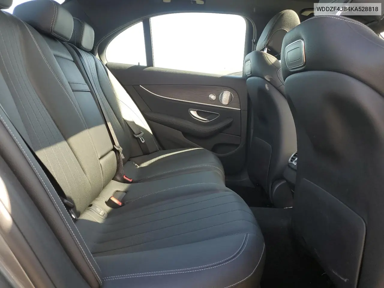 2019 Mercedes-Benz E 300 VIN: WDDZF4JB4KA528818 Lot: 55290625