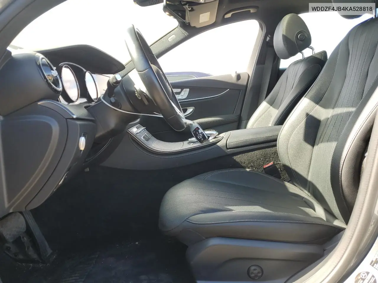 2019 Mercedes-Benz E 300 VIN: WDDZF4JB4KA528818 Lot: 55290625