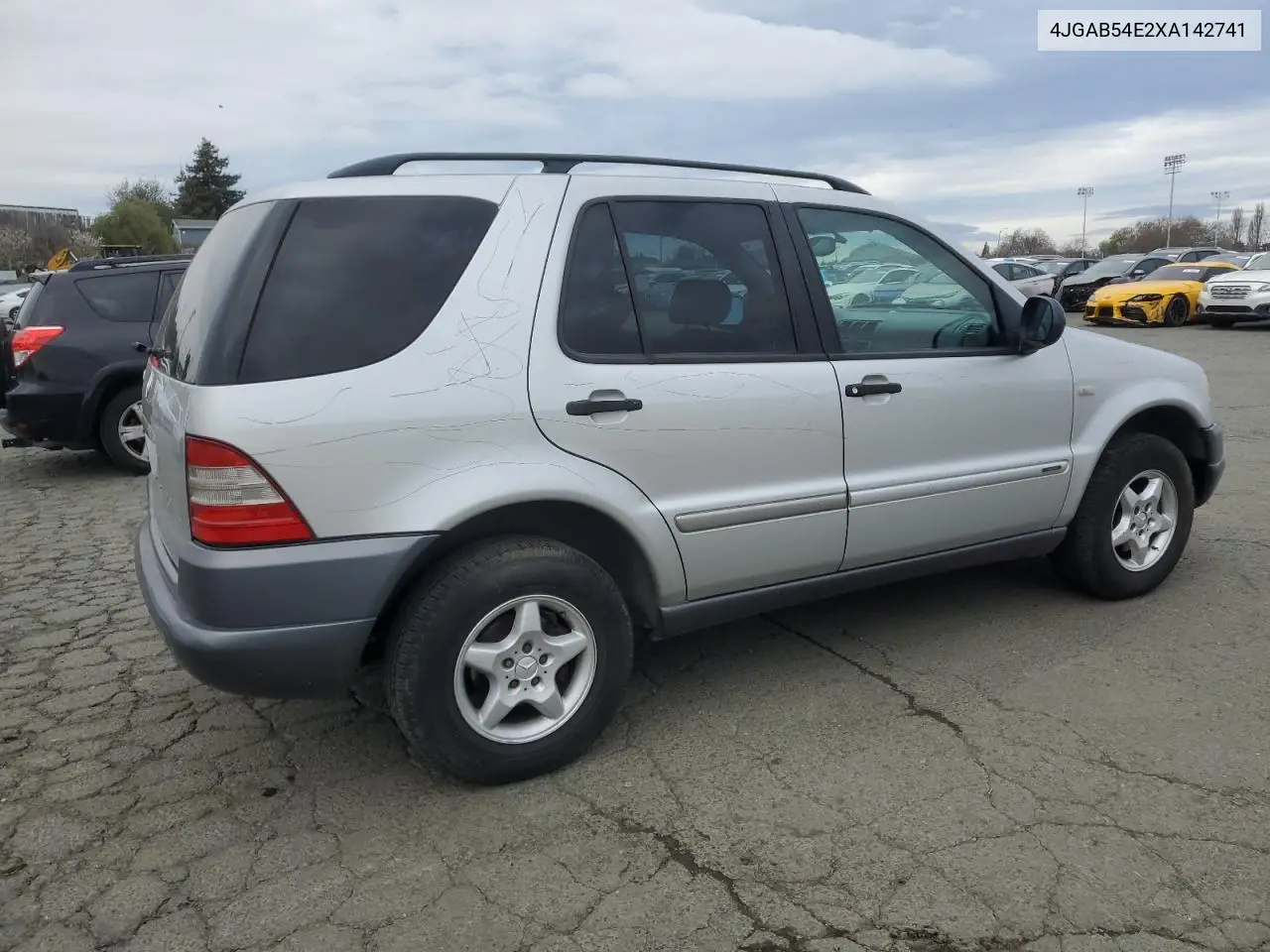 1999 Mercedes-Benz Ml 320 VIN: 4JGAB54E2XA142741 Lot: 45057045