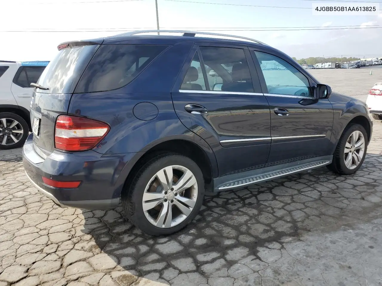 2010 Mercedes-Benz Ml 350 VIN: 4JGBB5GB1AA613825 Lot: 53043115