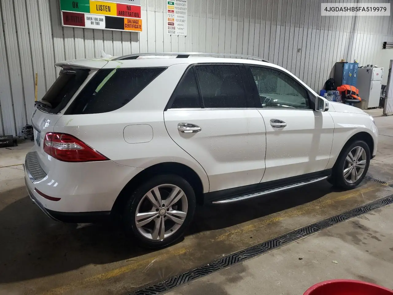 2015 Mercedes-Benz Ml 350 4Matic VIN: 4JGDA5HB5FA519979 Lot: 56627385