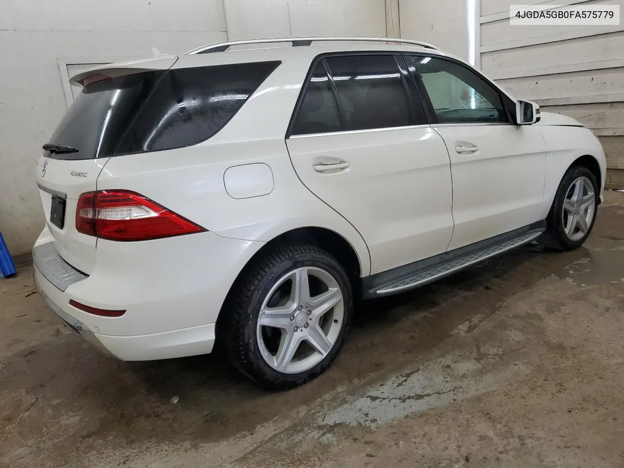 2015 Mercedes-Benz Ml 400 4Matic VIN: 4JGDA5GB0FA575779 Lot: 61943755