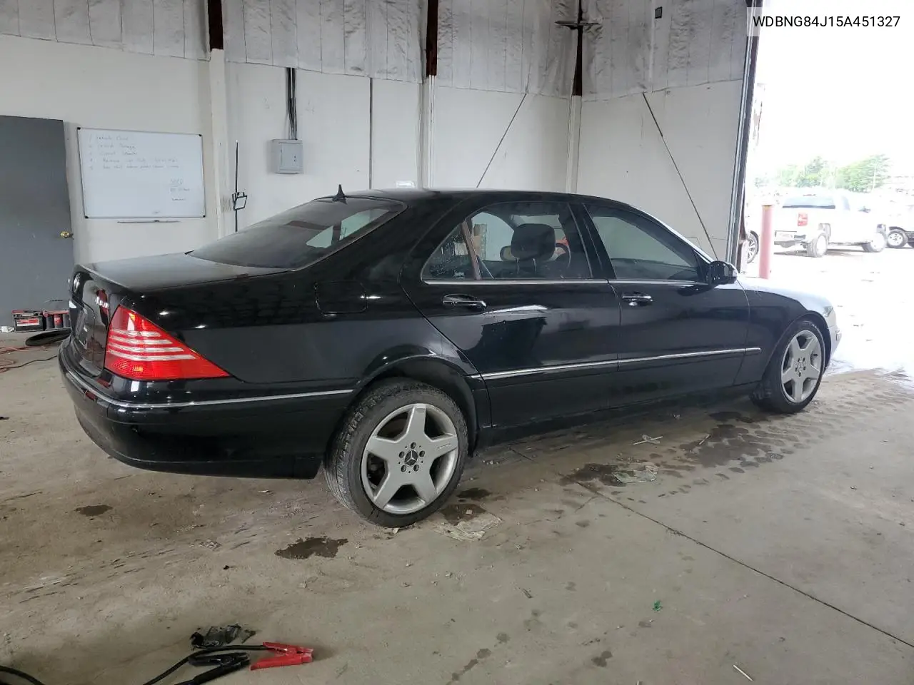 2005 Mercedes-Benz S 500 4Matic VIN: WDBNG84J15A451327 Lot: 55276855