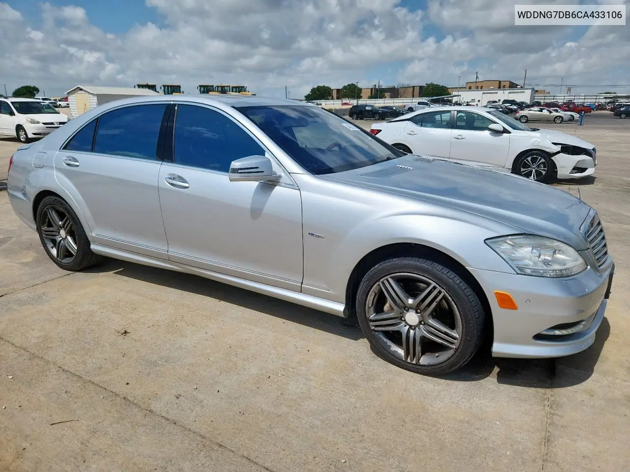 2012 Mercedes-Benz S 550 VIN: WDDNG7DB6CA433106 Lot: 64270265