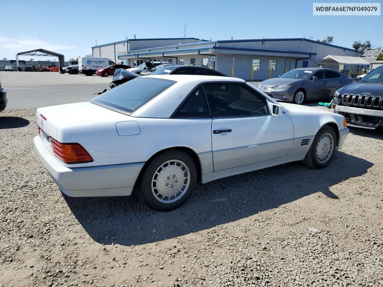 1992 Mercedes-Benz 500 Sl VIN: WDBFA66E7NF049079 Lot: 52642285