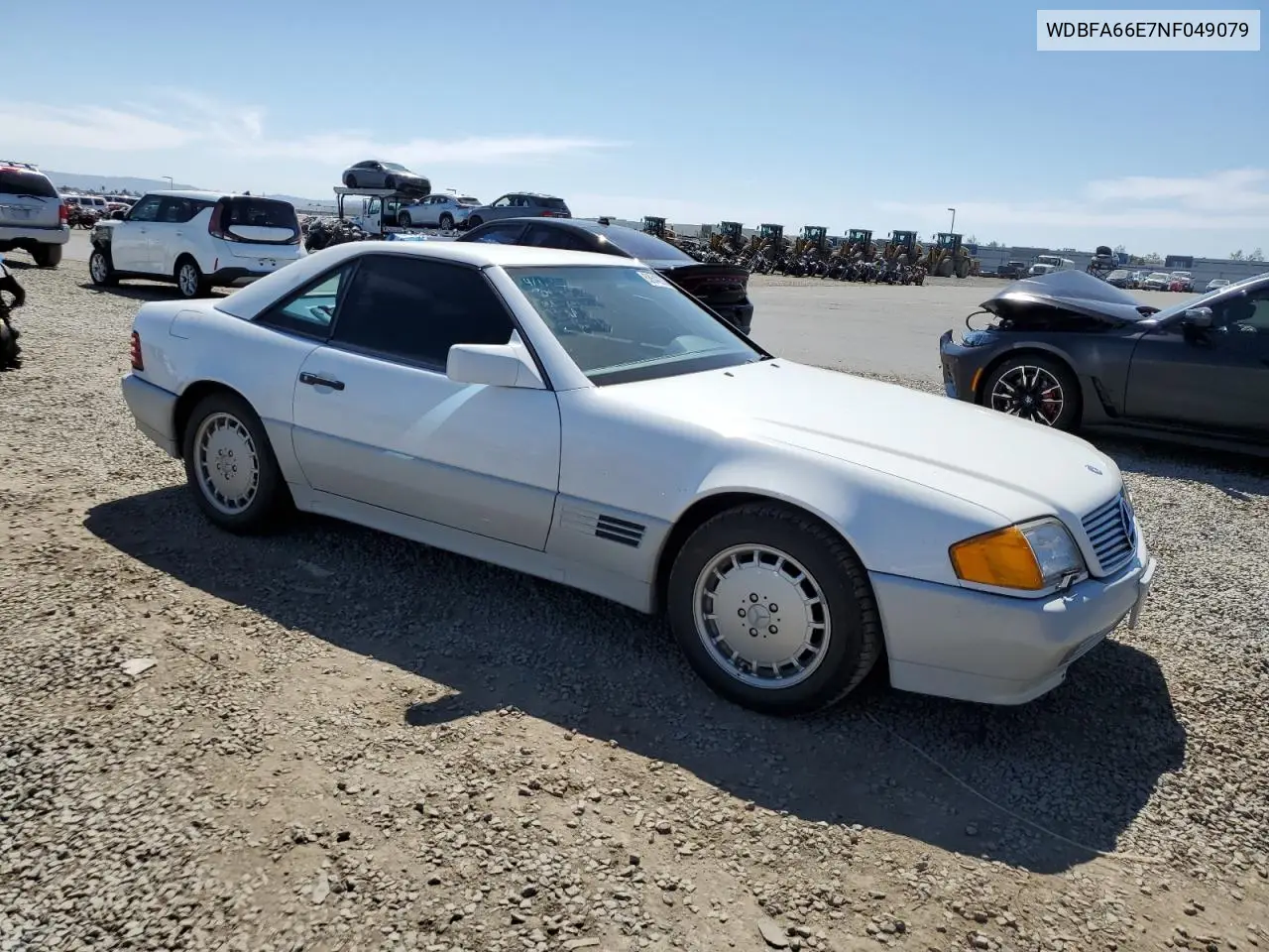 1992 Mercedes-Benz 500 Sl VIN: WDBFA66E7NF049079 Lot: 52642285