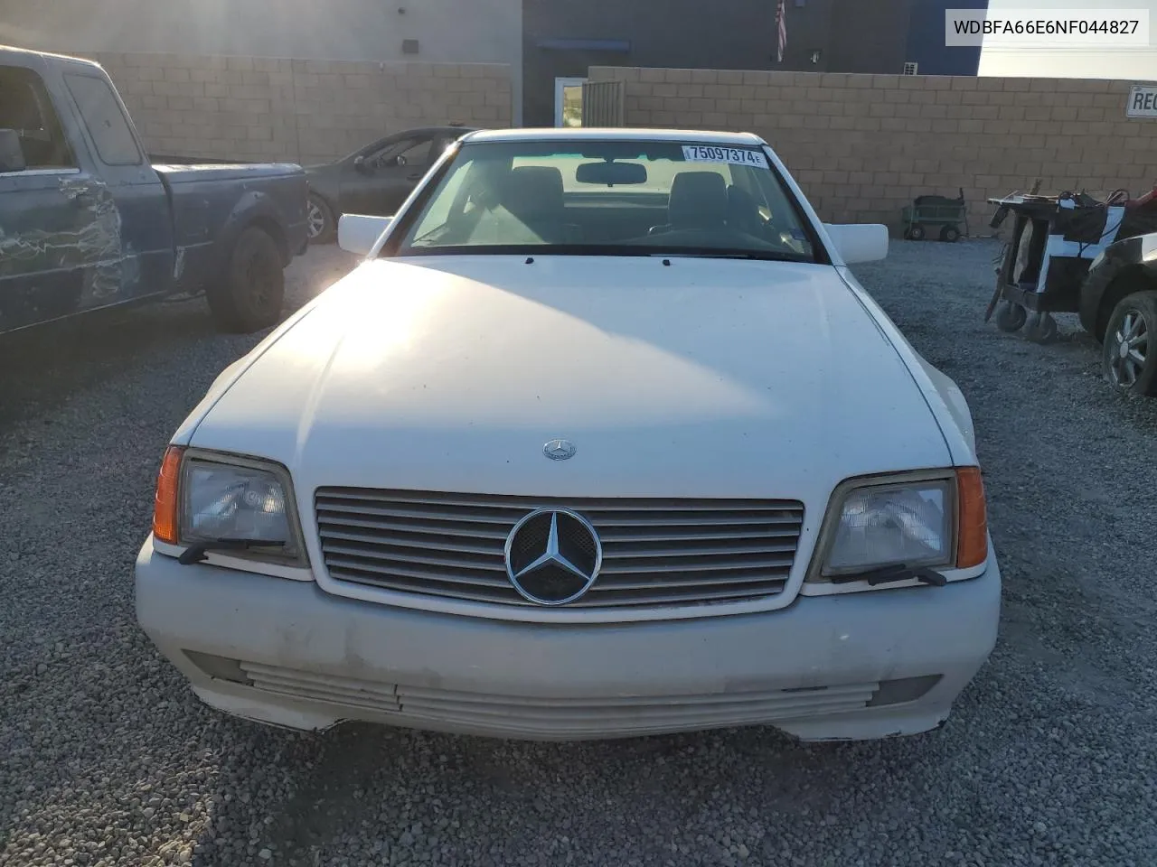 1992 Mercedes-Benz 500 Sl VIN: WDBFA66E6NF044827 Lot: 75097374