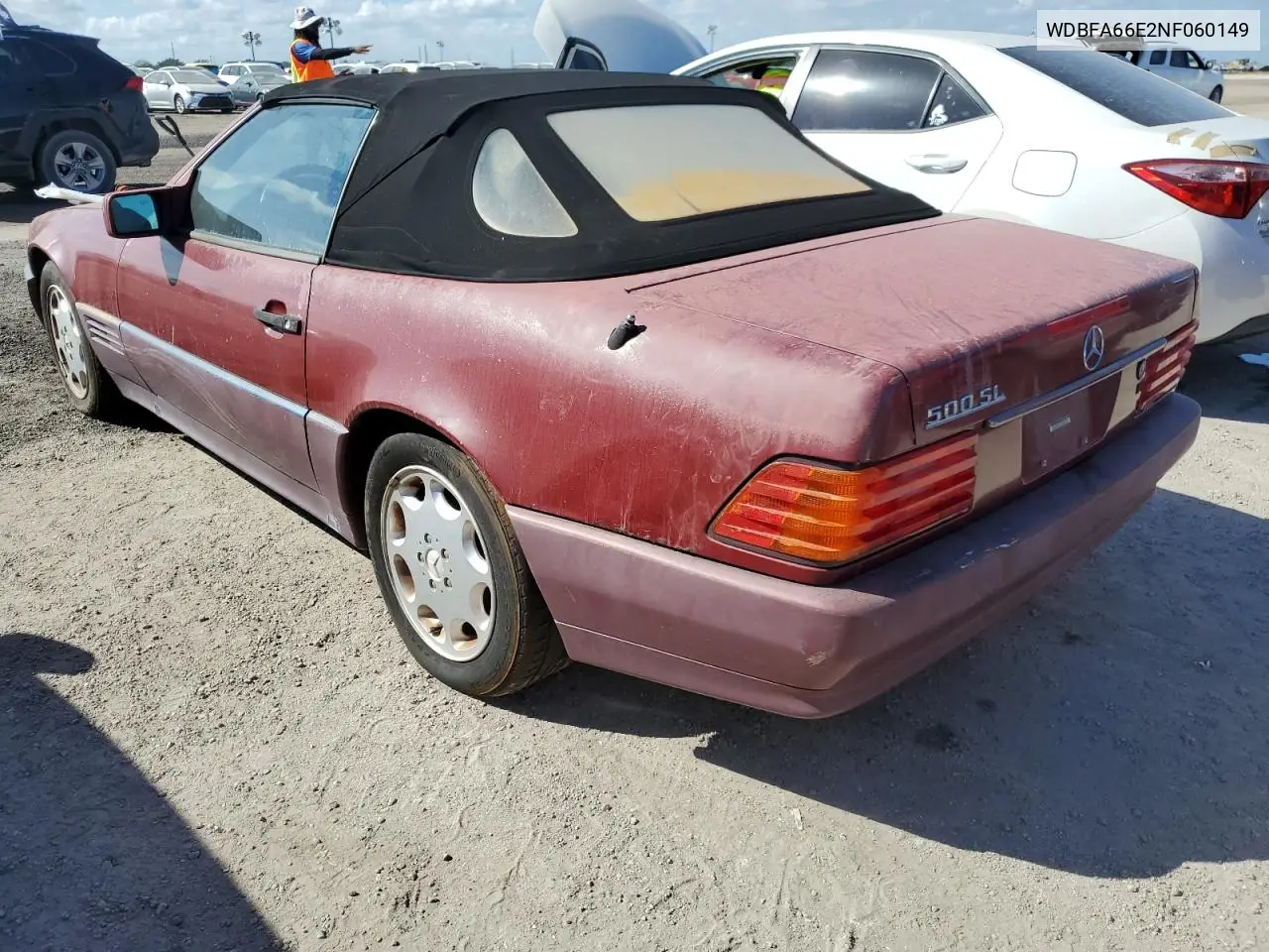 1992 Mercedes-Benz 500 Sl VIN: WDBFA66E2NF060149 Lot: 76109384