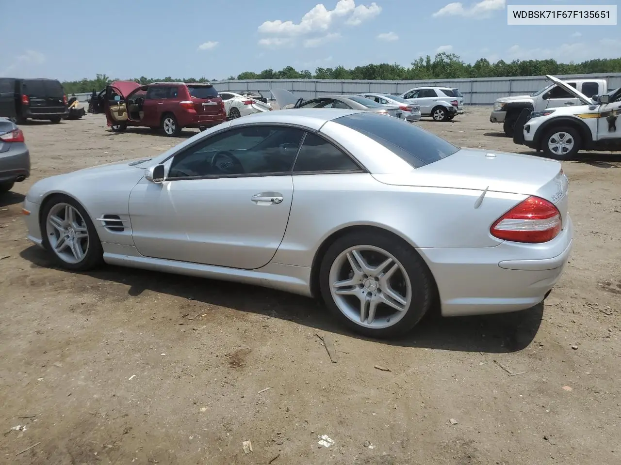 2007 Mercedes-Benz Sl 550 VIN: WDBSK71F67F135651 Lot: 61680365