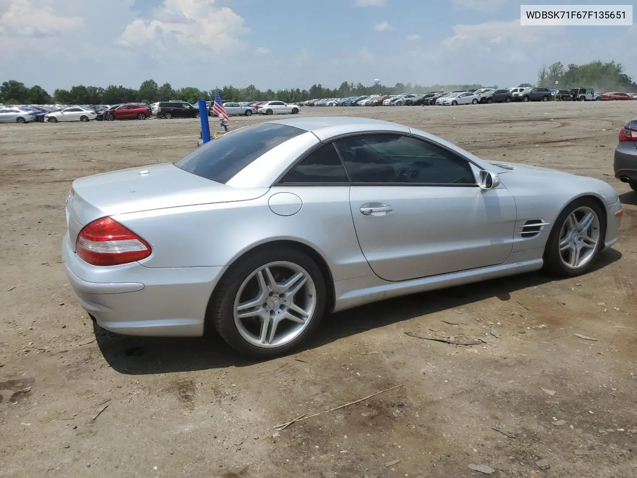 2007 Mercedes-Benz Sl 550 VIN: WDBSK71F67F135651 Lot: 61680365