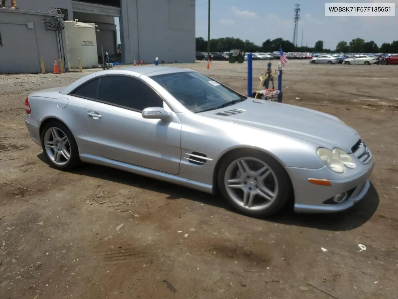 2007 Mercedes-Benz Sl 550 VIN: WDBSK71F67F135651 Lot: 61680365