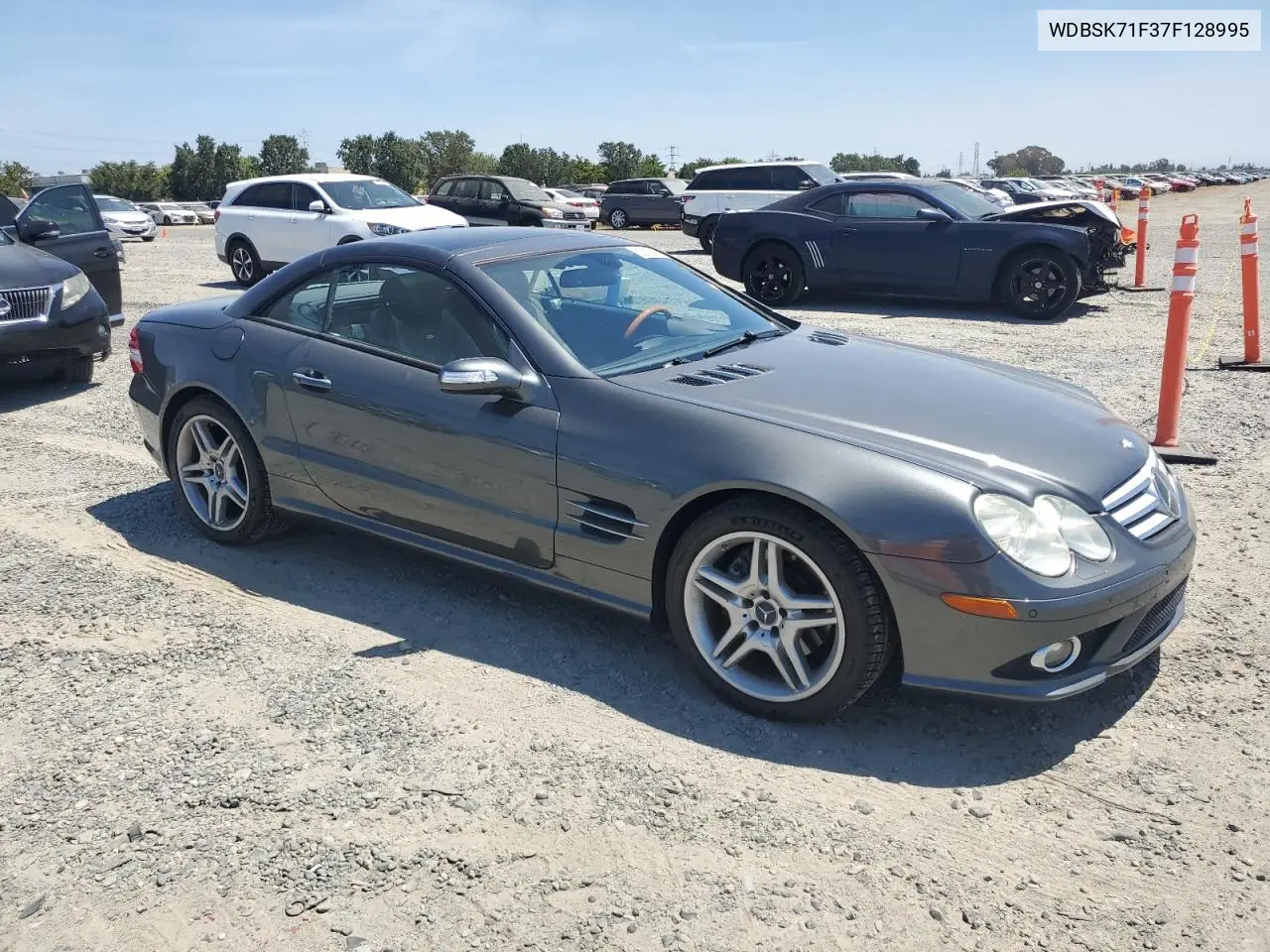 2007 Mercedes-Benz Sl 550 VIN: WDBSK71F37F128995 Lot: 62502195