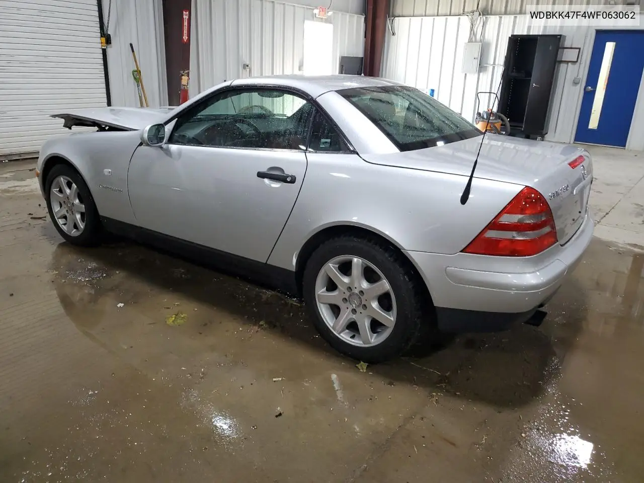 1998 Mercedes-Benz Slk 230 Kompressor VIN: WDBKK47F4WF063062 Lot: 61531155