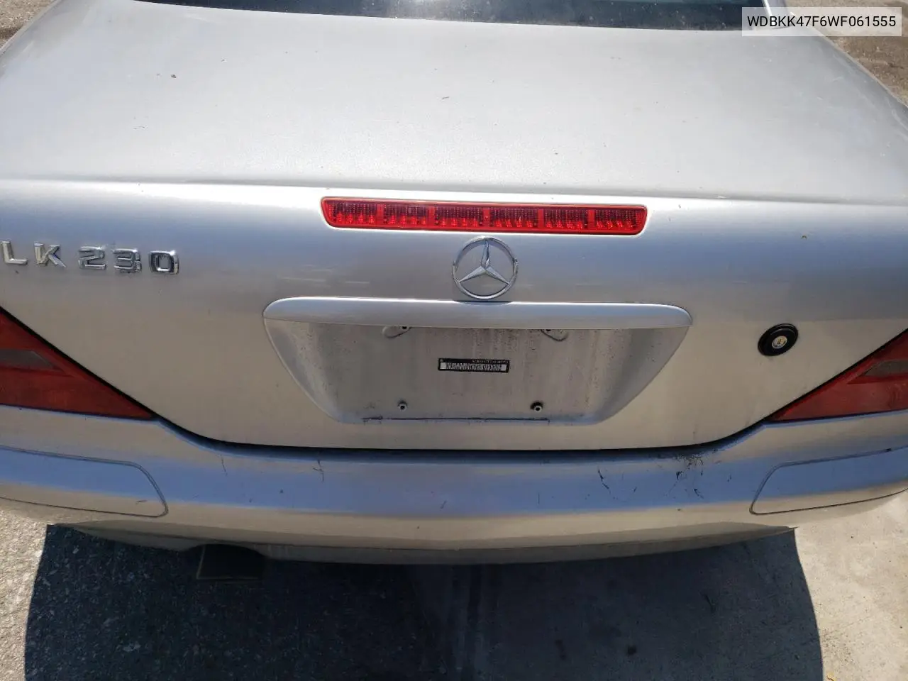 1998 Mercedes-Benz Slk 230 Kompressor VIN: WDBKK47F6WF061555 Lot: 63027395