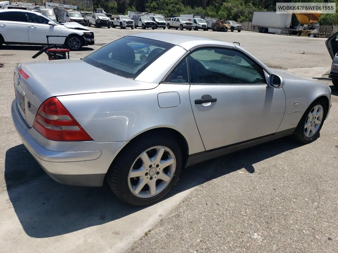 1998 Mercedes-Benz Slk 230 Kompressor VIN: WDBKK47F6WF061555 Lot: 63027395