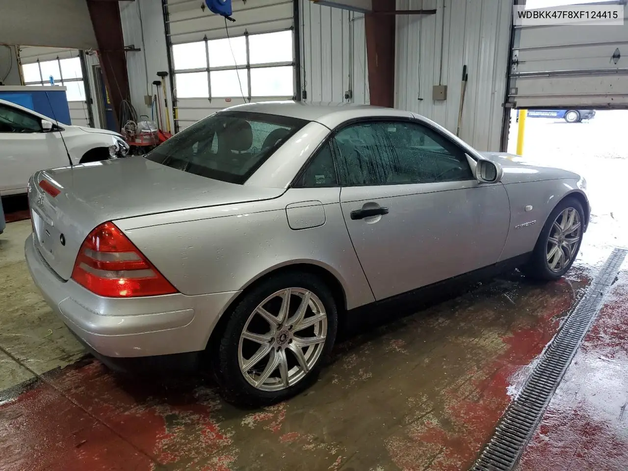1999 Mercedes-Benz Slk 230 Kompressor VIN: WDBKK47F8XF124415 Lot: 60229115