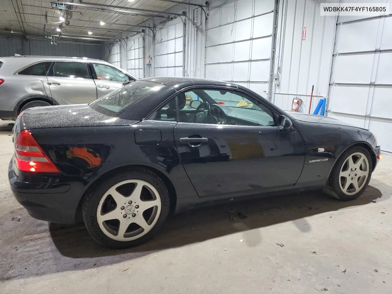 2000 Mercedes-Benz Slk 230 Kompressor VIN: WDBKK47F4YF165805 Lot: 86942634
