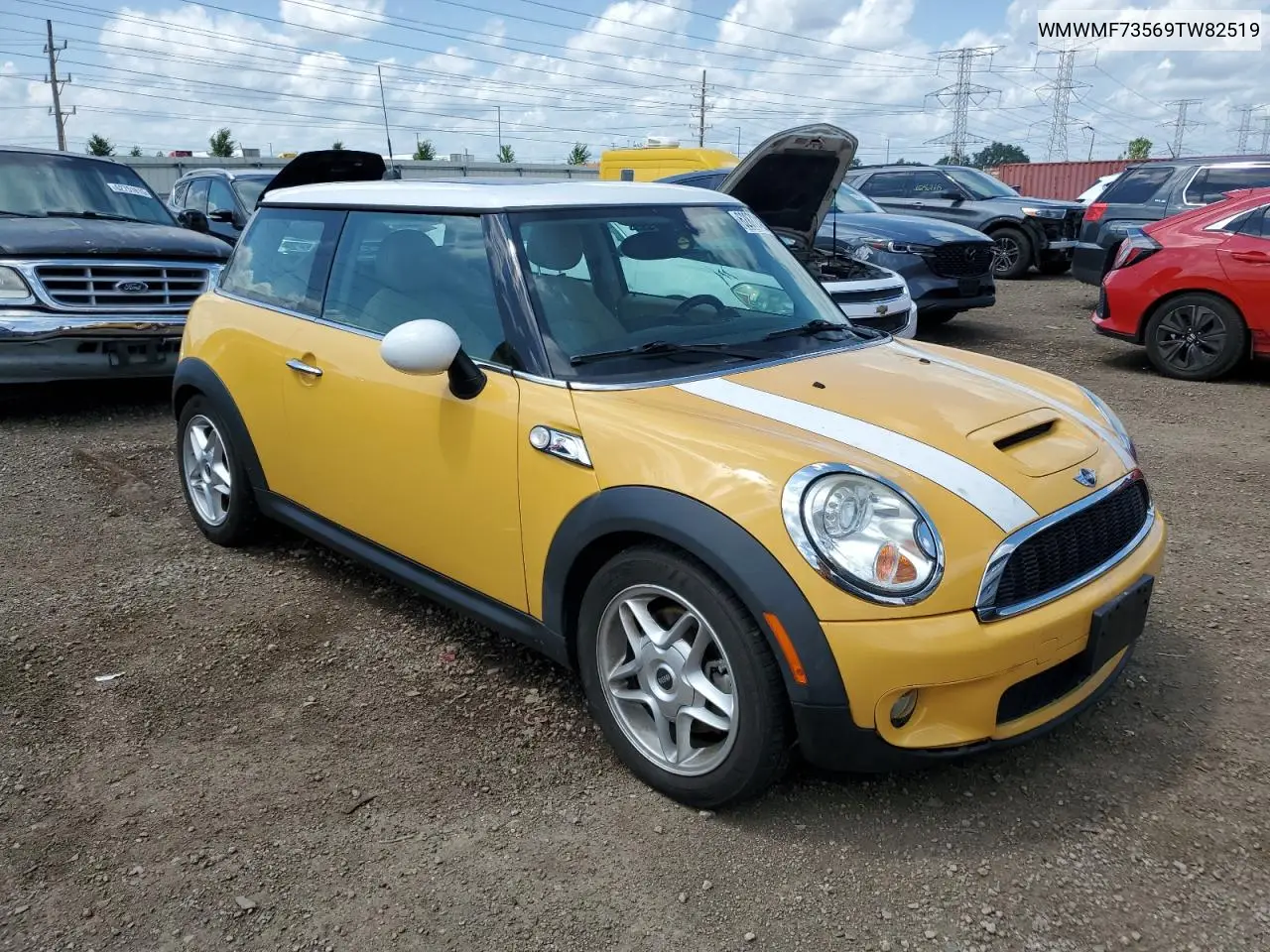 2009 Mini Cooper S VIN: WMWMF73569TW82519 Lot: 62872425