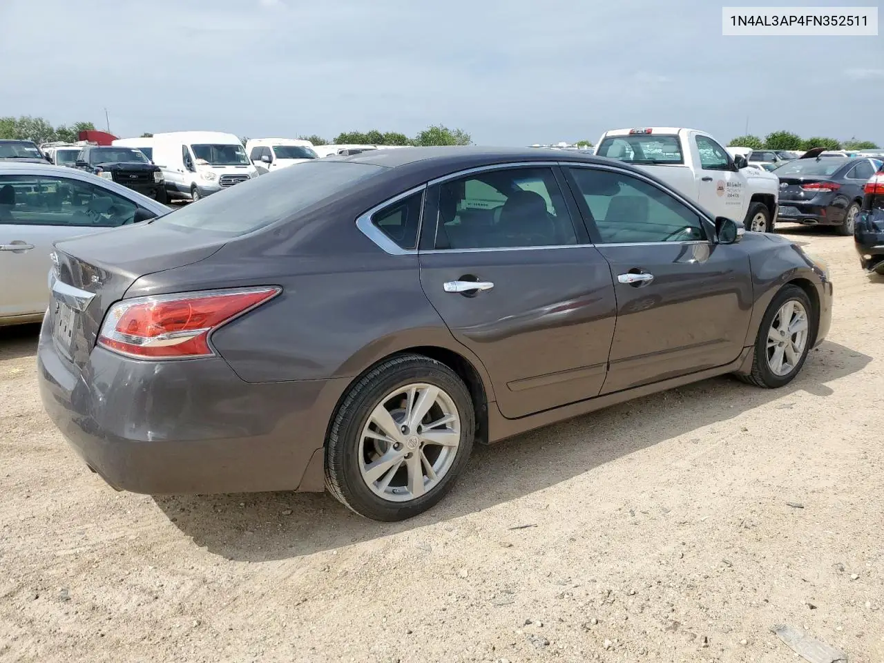 2015 Nissan Altima 2.5 VIN: 1N4AL3AP4FN352511 Lot: 62237705
