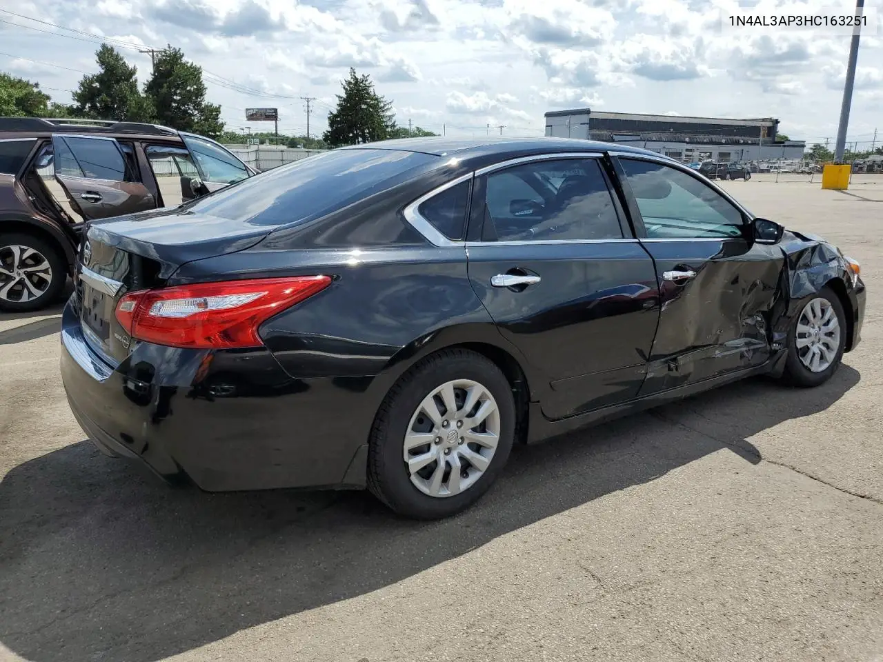 2017 Nissan Altima 2.5 VIN: 1N4AL3AP3HC163251 Lot: 61991825
