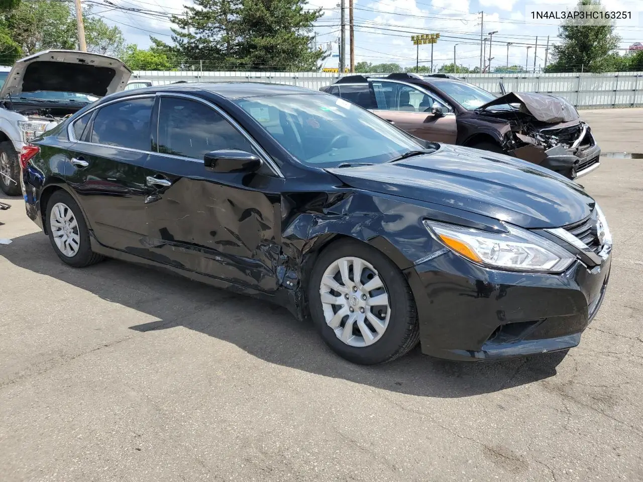 2017 Nissan Altima 2.5 VIN: 1N4AL3AP3HC163251 Lot: 61991825