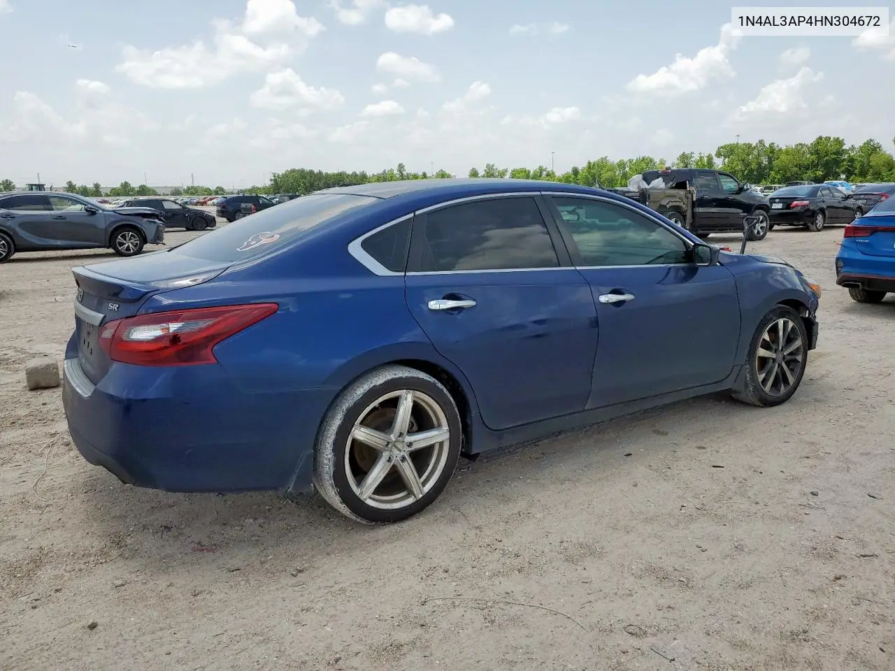 2017 Nissan Altima 2.5 VIN: 1N4AL3AP4HN304672 Lot: 63135575