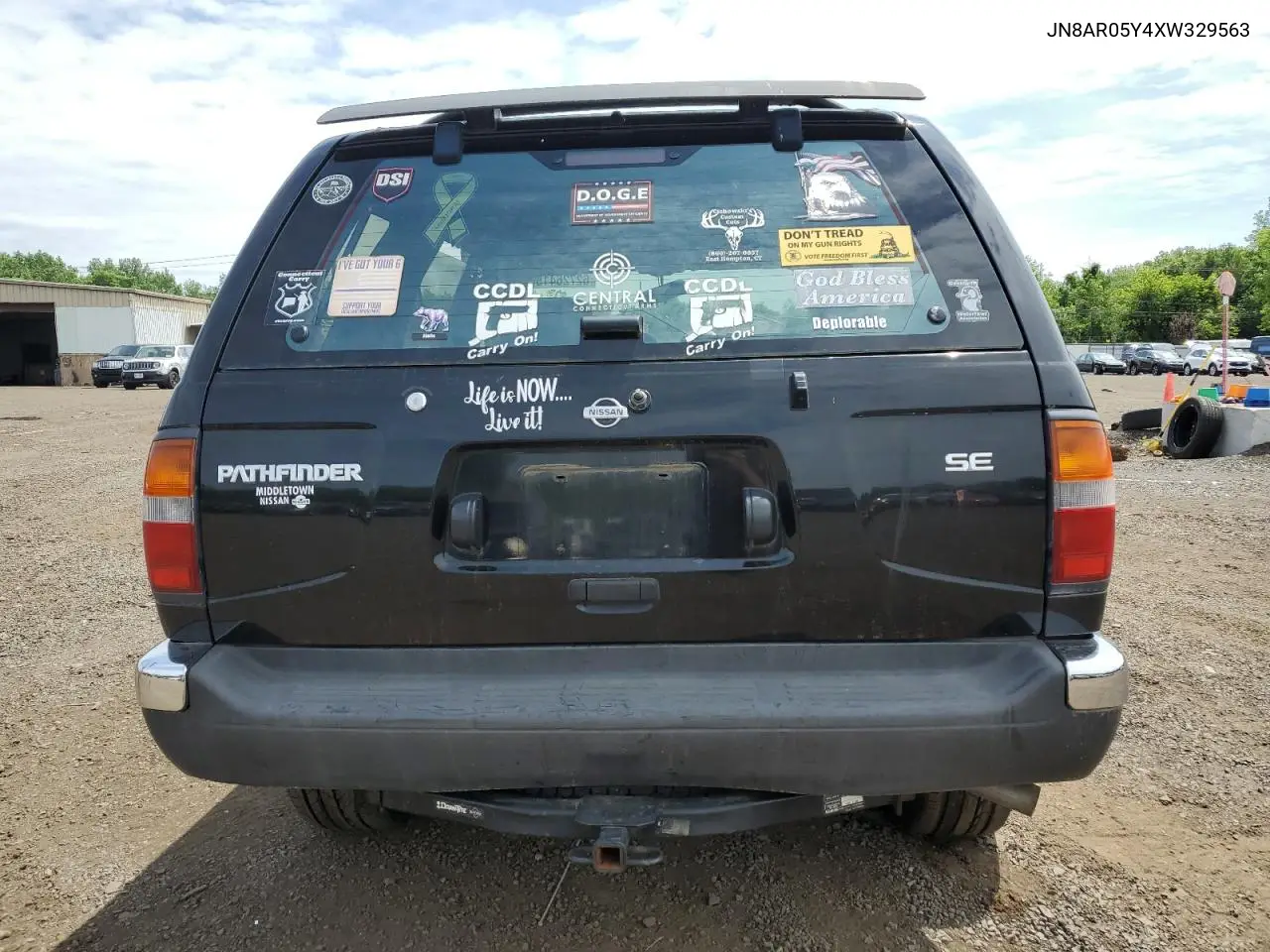 1999 Nissan Pathfinder Le VIN: JN8AR05Y4XW329563 Lot: 62726415