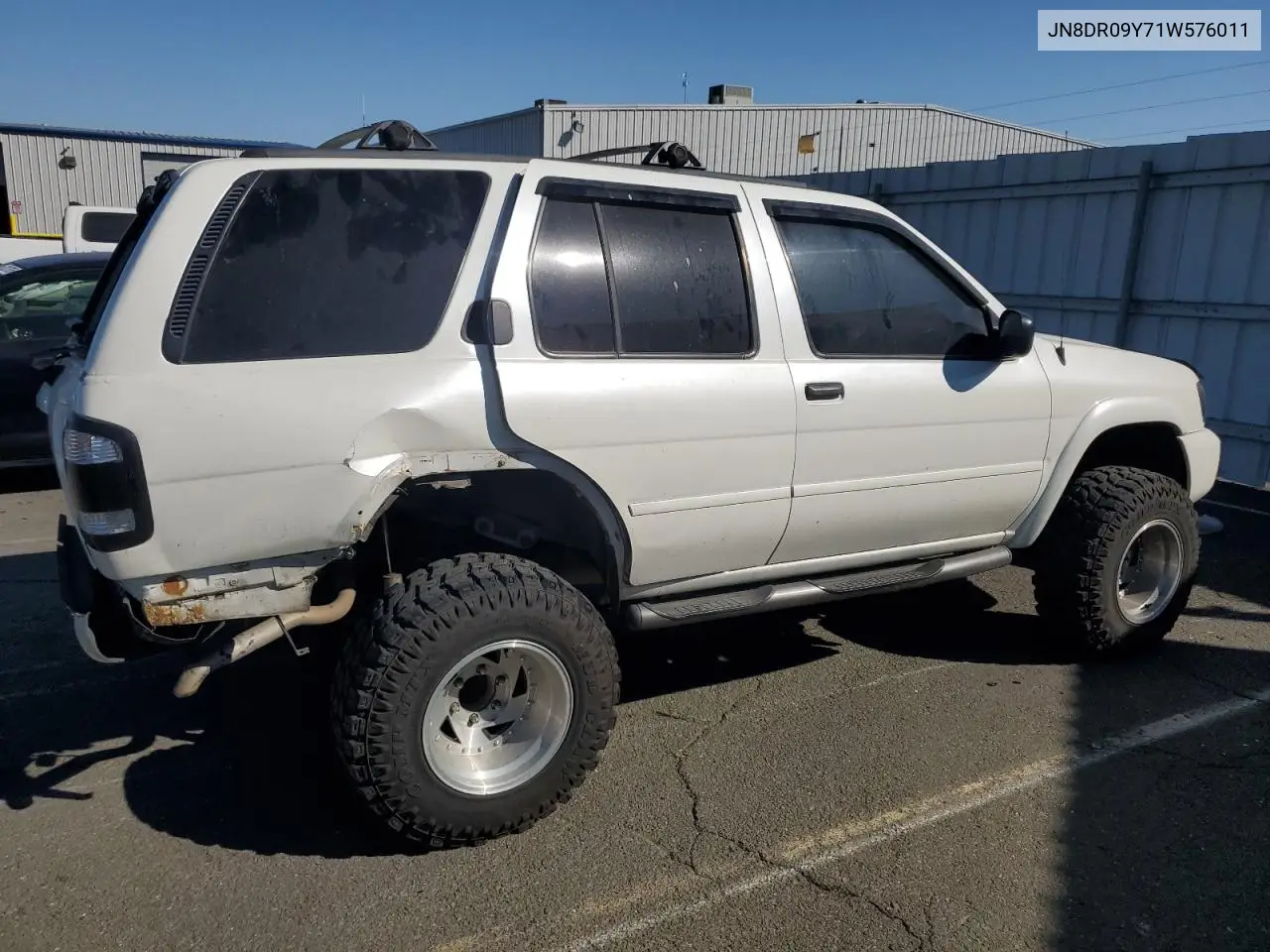 2001 Nissan Pathfinder Le VIN: JN8DR09Y71W576011 Lot: 62601375