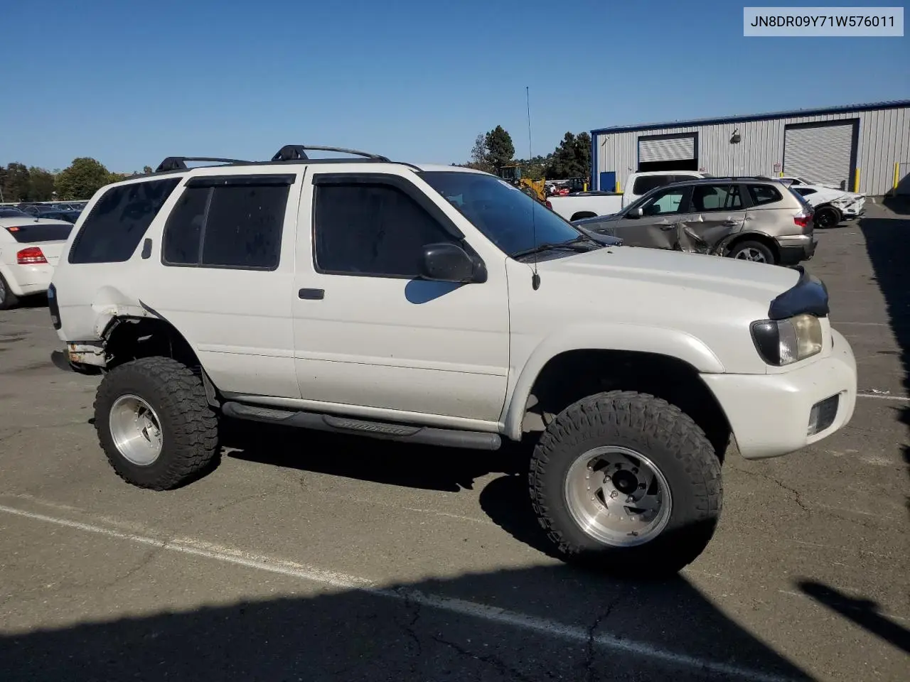 2001 Nissan Pathfinder Le VIN: JN8DR09Y71W576011 Lot: 62601375