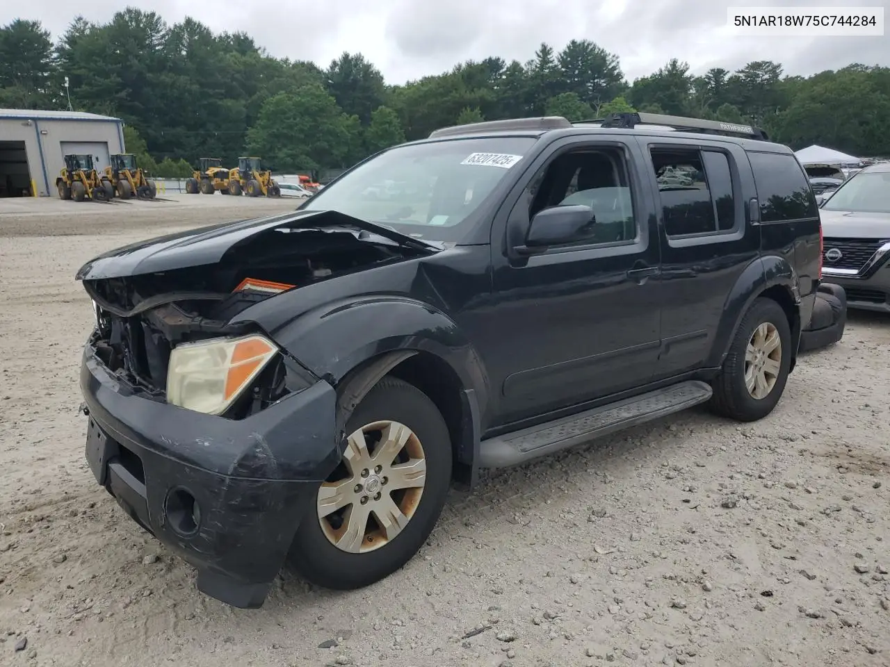 2005 Nissan Pathfinder Le VIN: 5N1AR18W75C744284 Lot: 63207425