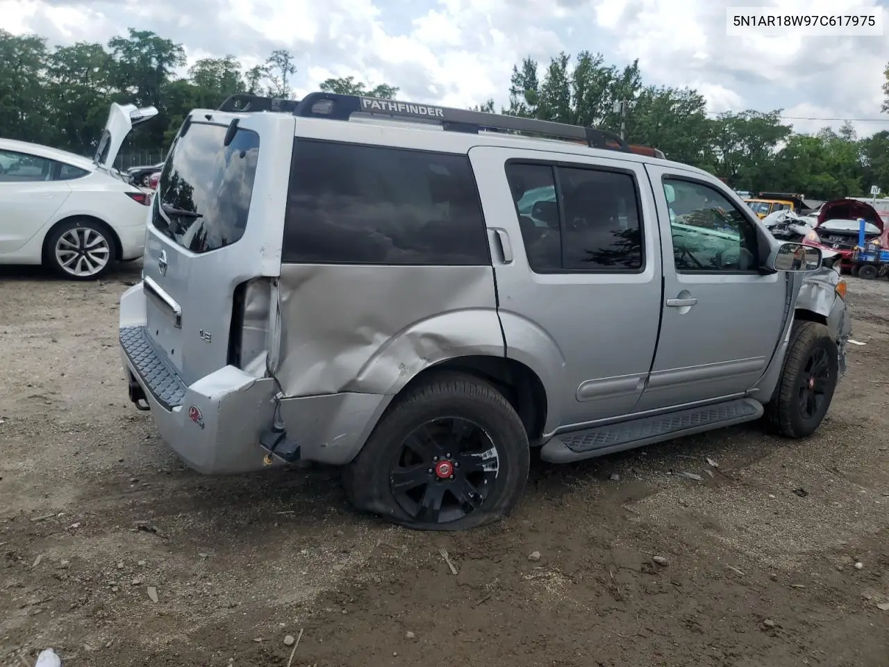2007 Nissan Pathfinder Le VIN: 5N1AR18W97C617975 Lot: 62766385