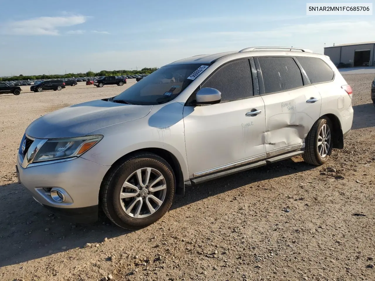 2015 Nissan Pathfinder S VIN: 5N1AR2MN1FC685706 Lot: 56060515