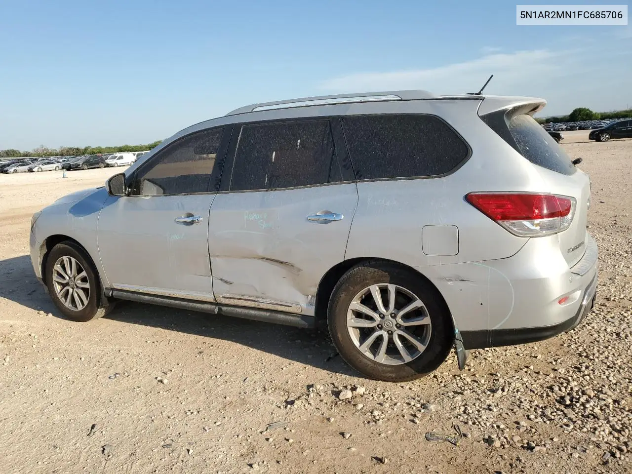 2015 Nissan Pathfinder S VIN: 5N1AR2MN1FC685706 Lot: 56060515