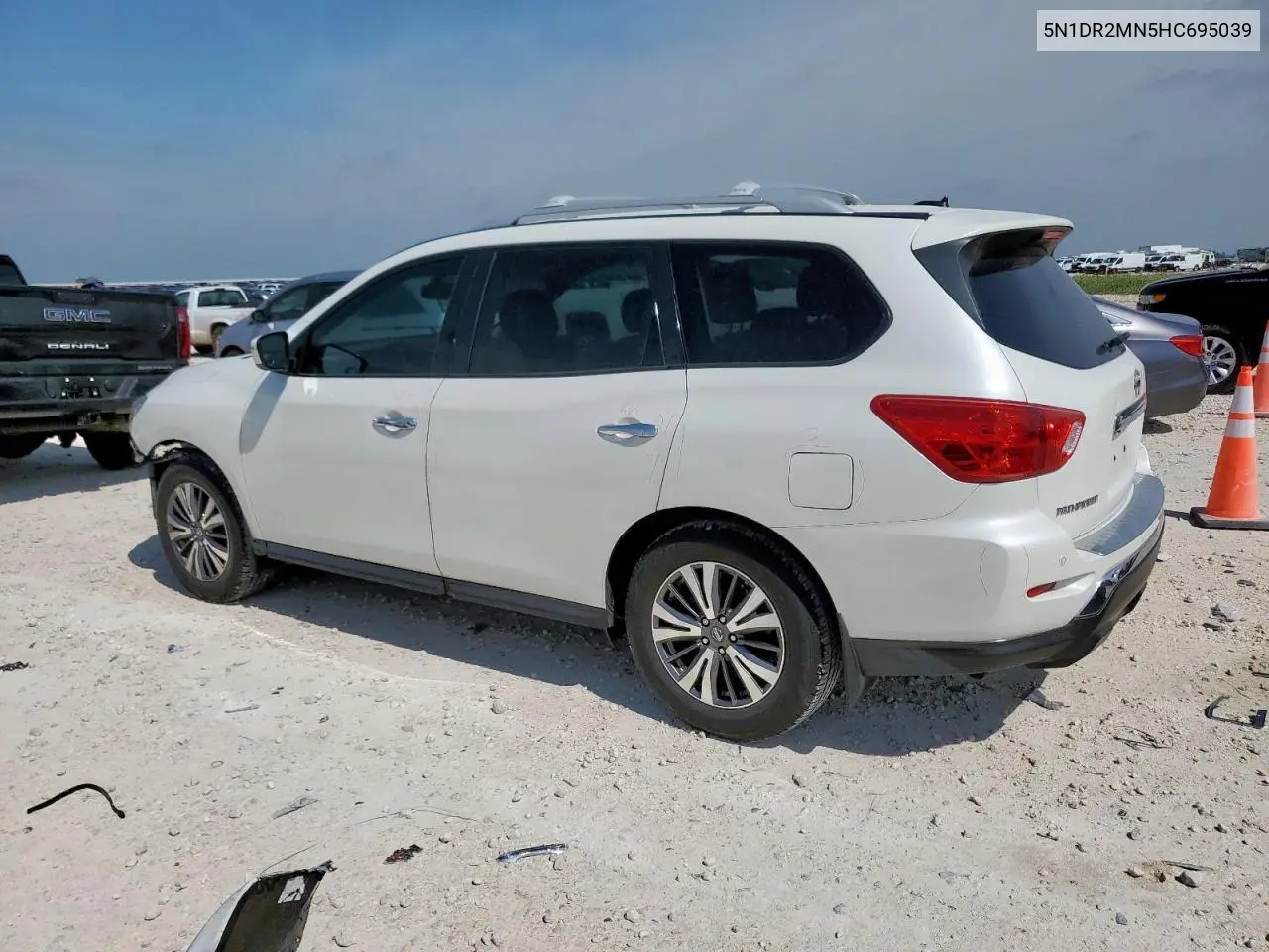 2017 Nissan Pathfinder S VIN: 5N1DR2MN5HC695039 Lot: 56752335