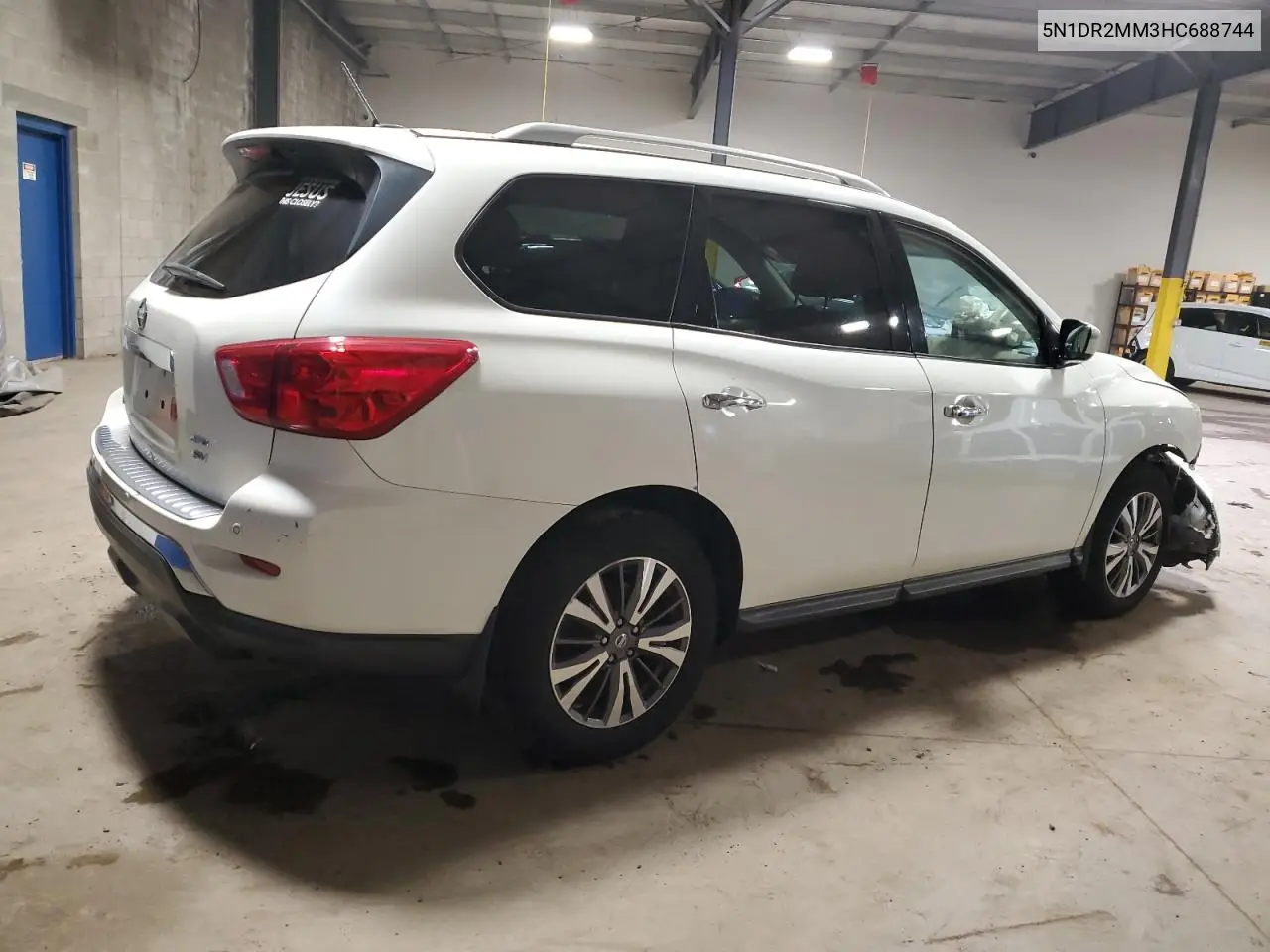 2017 Nissan Pathfinder S VIN: 5N1DR2MM3HC688744 Lot: 62030485
