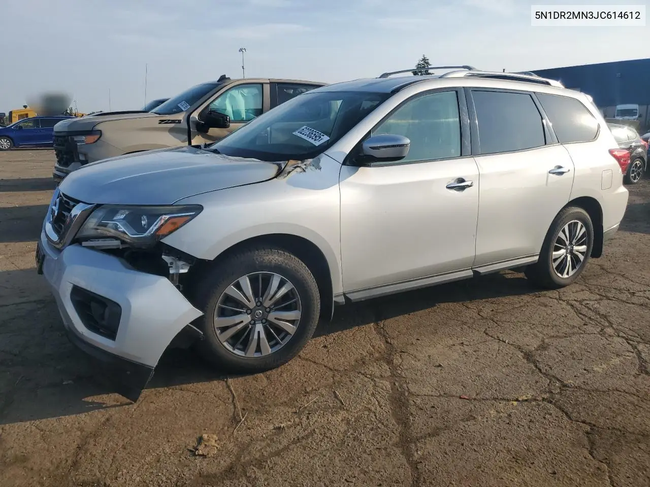 2018 Nissan Pathfinder S VIN: 5N1DR2MN3JC614612 Lot: 62236595