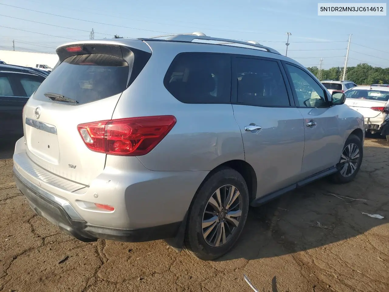 2018 Nissan Pathfinder S VIN: 5N1DR2MN3JC614612 Lot: 62236595