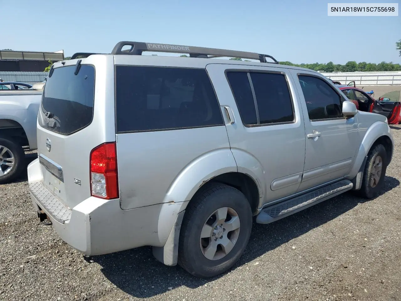 2005 Nissan Pathfinder Le VIN: 5N1AR18W15C755698 Lot: 62778415