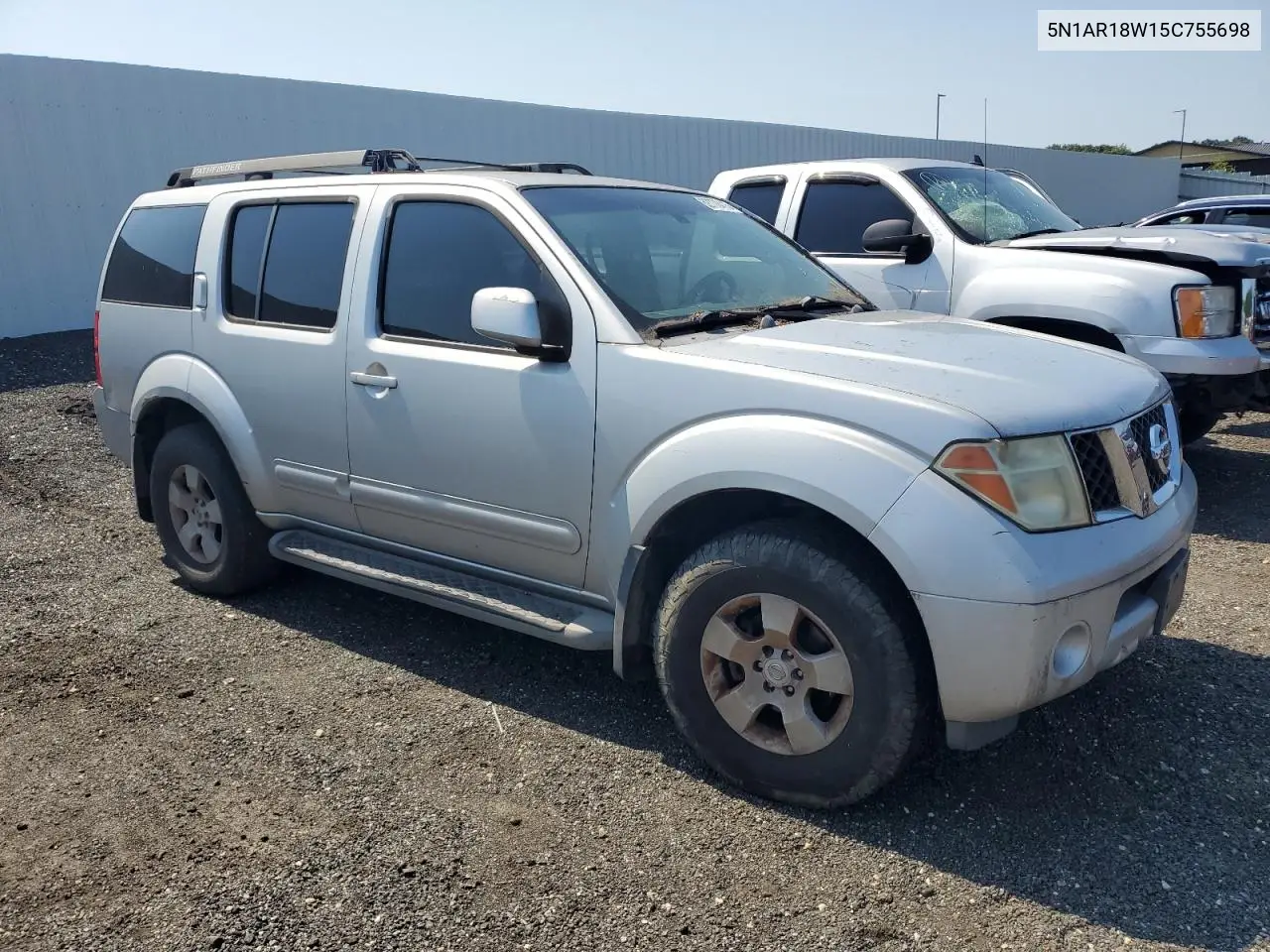2005 Nissan Pathfinder Le VIN: 5N1AR18W15C755698 Lot: 62778415
