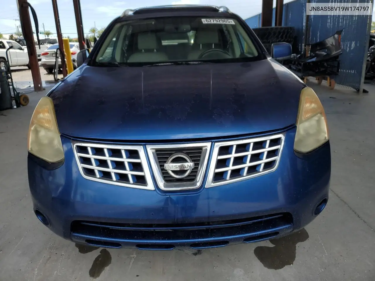2009 Nissan Rogue S VIN: JN8AS58V19W174797 Lot: 62792965