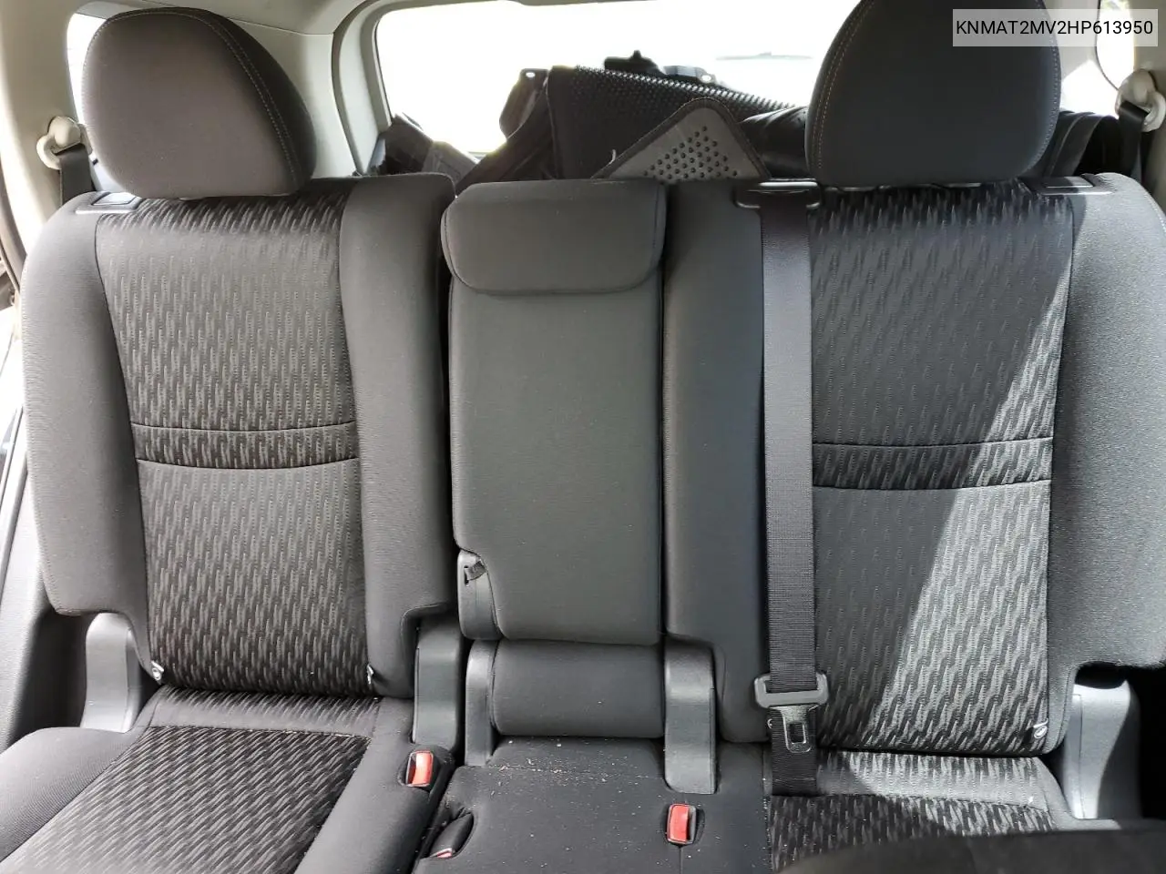 2017 Nissan Rogue S VIN: KNMAT2MV2HP613950 Lot: 56900405