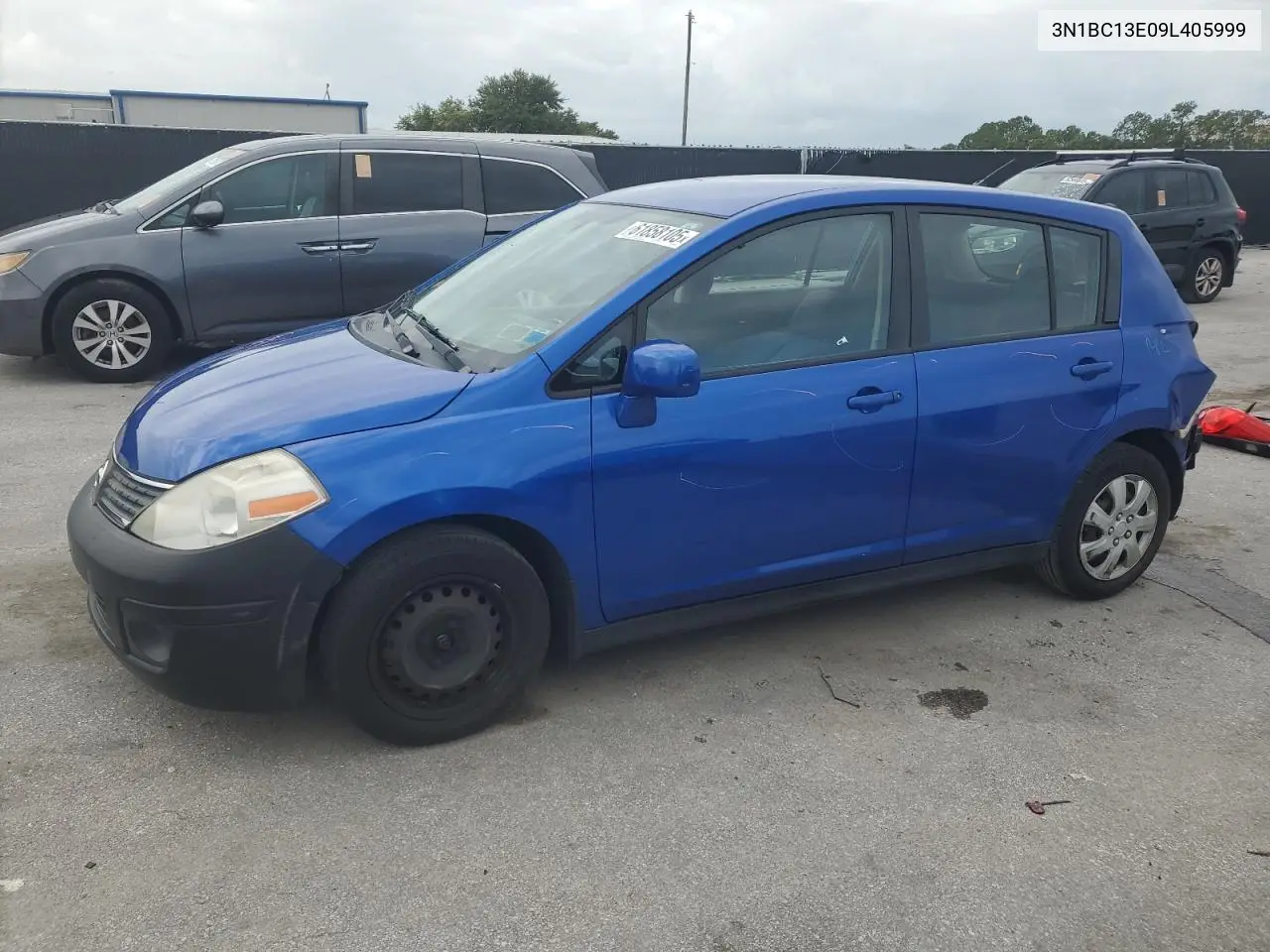 2009 Nissan Versa S VIN: 3N1BC13E09L405999 Lot: 61858105