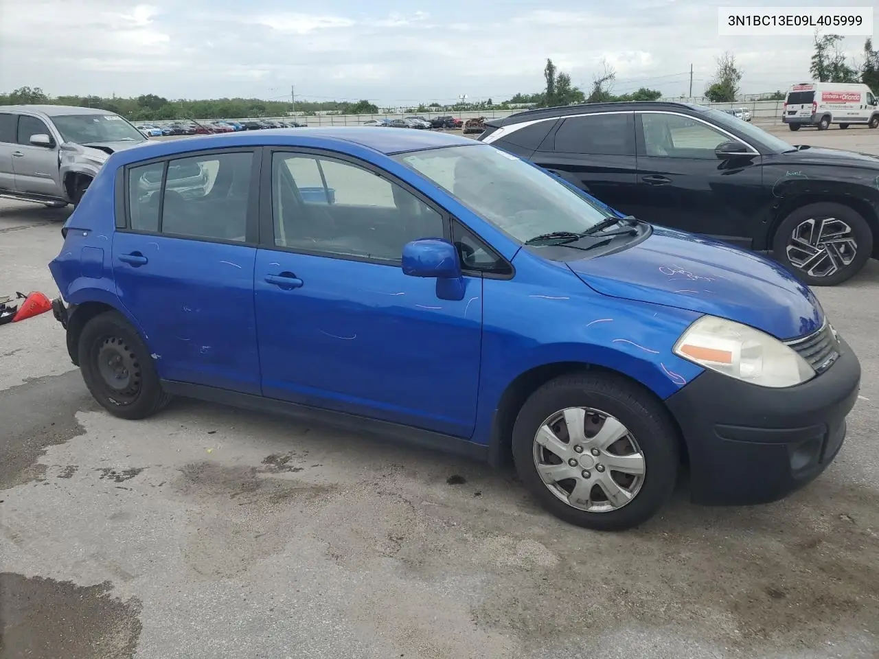 2009 Nissan Versa S VIN: 3N1BC13E09L405999 Lot: 61858105