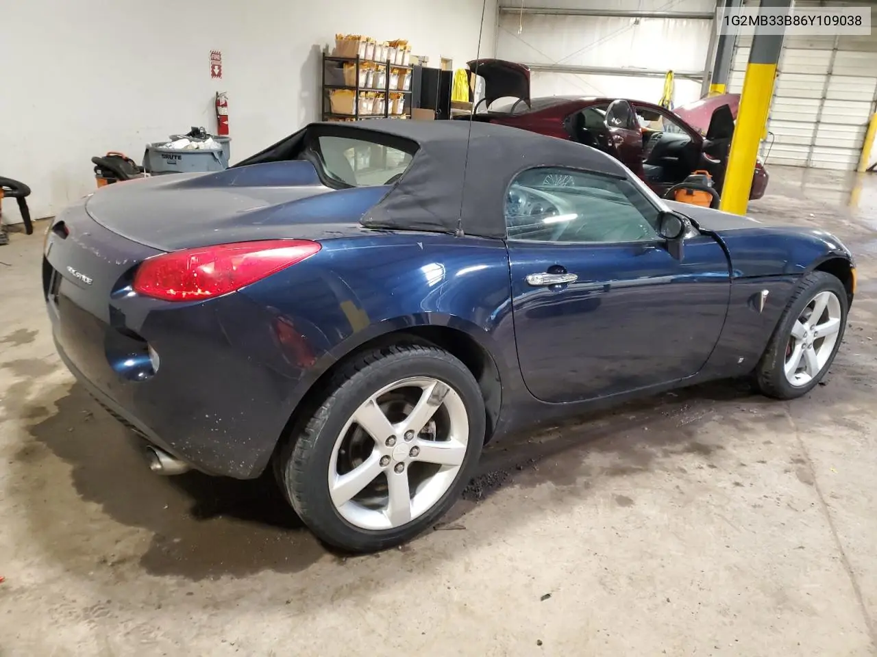 2006 Pontiac Solstice VIN: 1G2MB33B86Y109038 Lot: 61855835