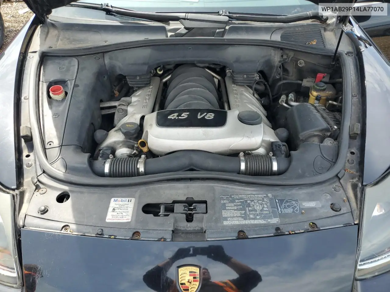 2004 Porsche Cayenne S VIN: WP1AB29P14LA77070 Lot: 54371835