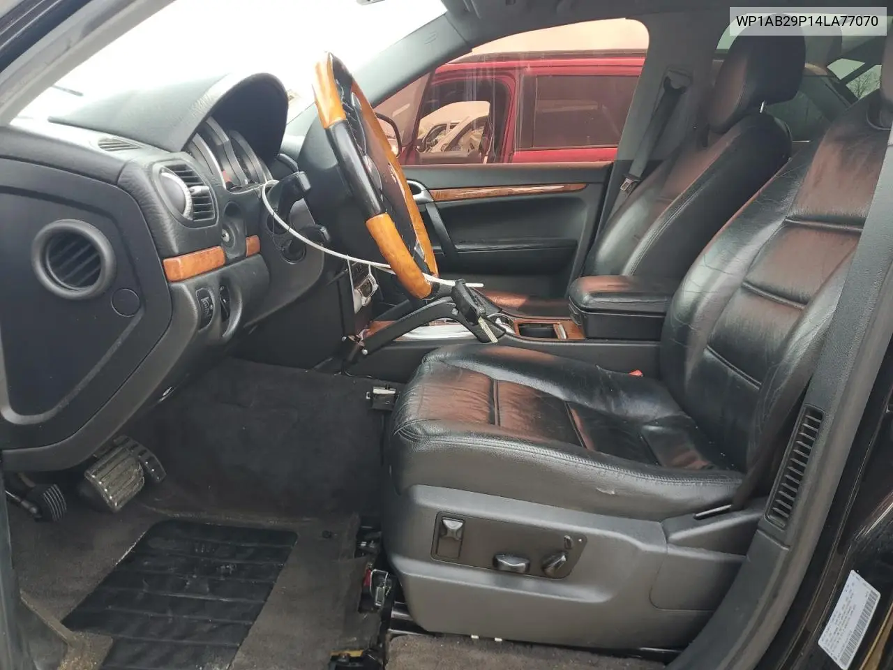 2004 Porsche Cayenne S VIN: WP1AB29P14LA77070 Lot: 54371835
