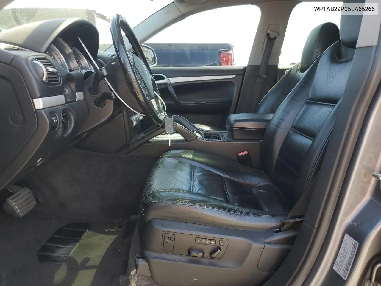 2005 Porsche Cayenne S VIN: WP1AB29P05LA65266 Lot: 54900635