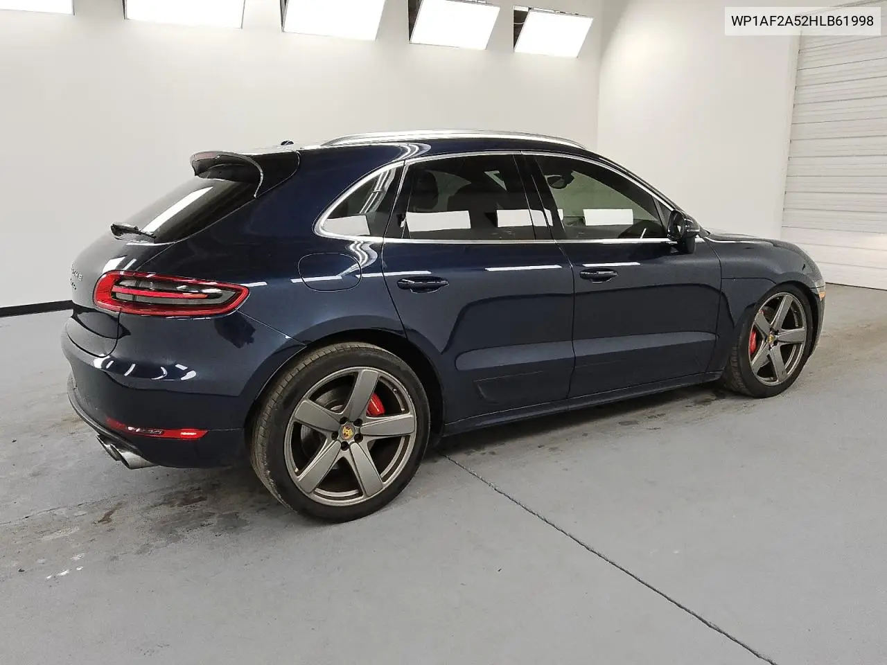 2017 Porsche Macan Turbo VIN: WP1AF2A52HLB61998 Lot: 56172055