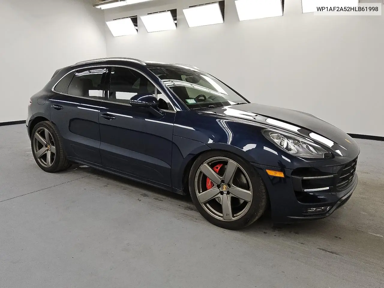 2017 Porsche Macan Turbo VIN: WP1AF2A52HLB61998 Lot: 56172055